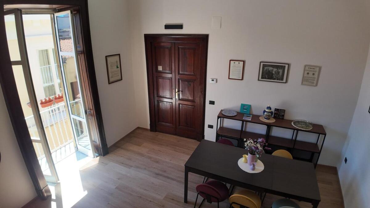 Casa Manu Nuovo Appartamento In Centro Storico 贝内文托 外观 照片